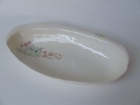 http://www.francesleeceramics.com/files/gimgs/th-10_home flowers- small oval dish-web.jpg